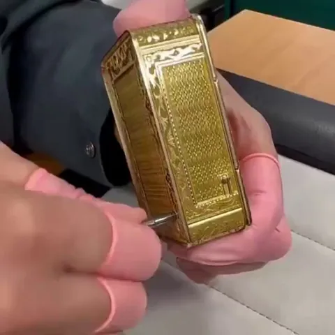 XIX century singing bird box, made in Switzerland by Frères Rochat.