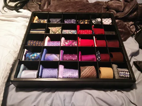 I made a box for my ties.