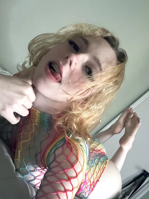 is five foot even with braces fuckable enough for you? 🩷