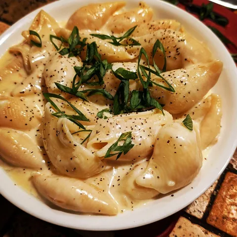 Smoked Gouda and Mobay Mac and Cheese