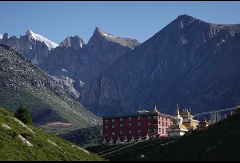 Visited a Tibetan monastery located in a secluded Sichuan valley