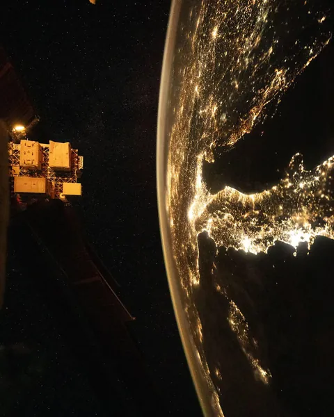 Italy shines from the ISS