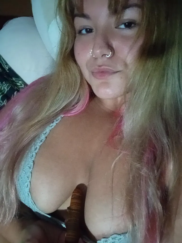 Enjoy this photo dump of me showing off my [f]avorite bowl :)