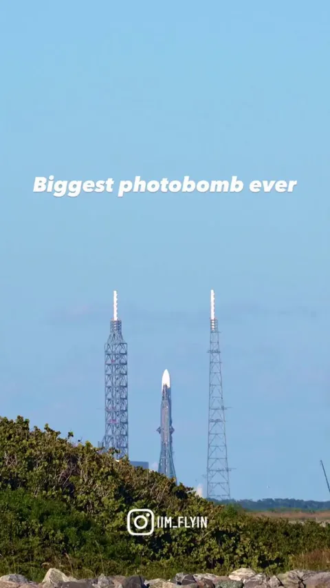 Guy almost captured the Blue Origin's satellite launch