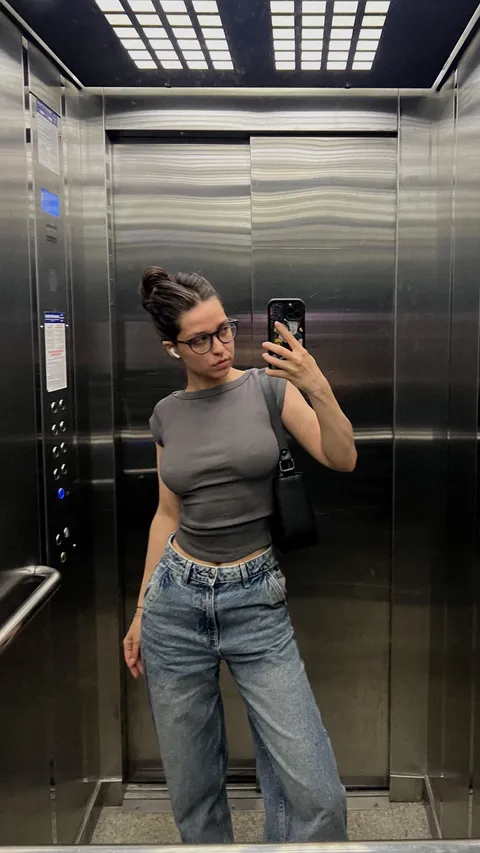 Elevator selfie