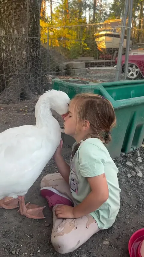 This is the cutest thing I’ve seen today. 🥹