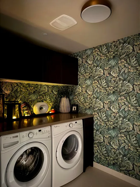 Before and after: doing laundry in dimmed light