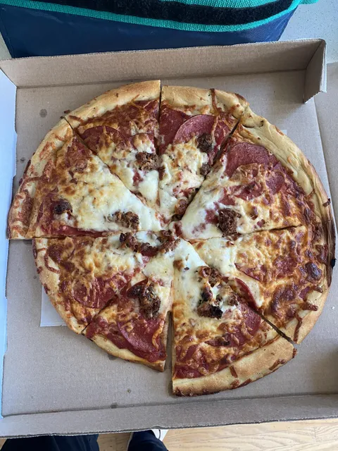 I ordered pizza from a local pizza joint, and this is how it arrived.