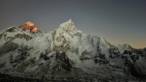 Sunset on Everest [4000 x 2252] [OC] Sagarmatha National Park Khaptad National, Nepal