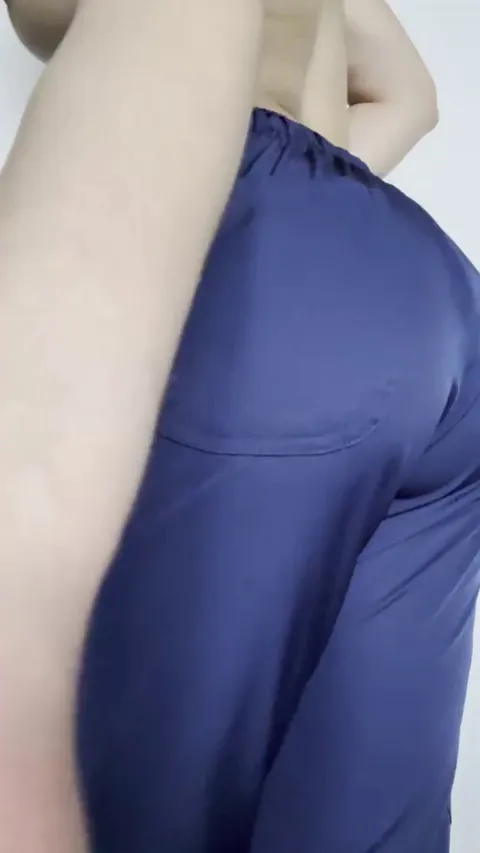 to all the guys at the work staring, this is what my ass looks like