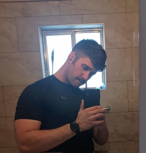 Do you all think I'm a good looking dude? (I've been told I've got a baseball bat for a dick if that helps) keep swiping...