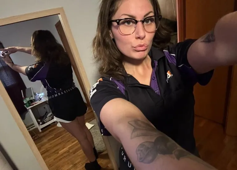 What 2 words popped into your head after seeing my 25 year old mom bod .. f25➡️🤍