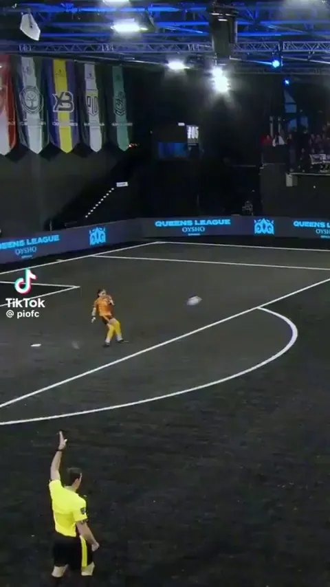 Women’s Mexican footballer smashing it