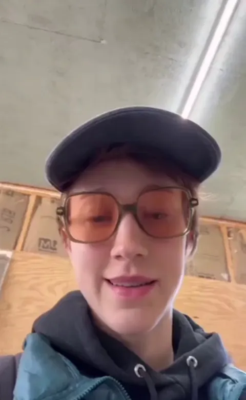 Daughter praises her dad for his craftsmanship