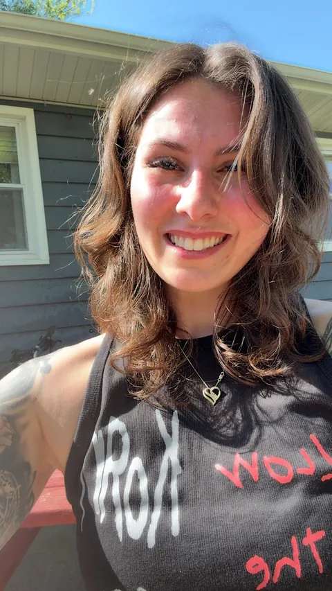 Just a regular average mommy from Iowa!! Am I worth breeding? 🫡🤪➡️