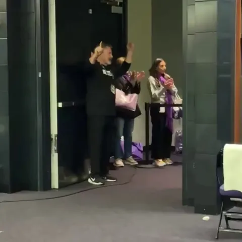 [Highlight] Vikings GEQBUS being CORONATED