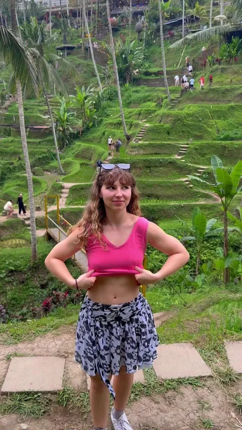 Plenty of people around on this one