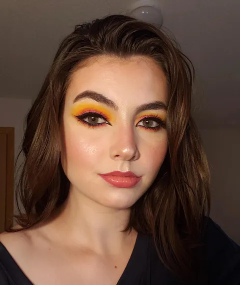 My boyfriend suggested I do a pinky sunset look and I ended up covering half of it with eyeliner🤷‍♀️