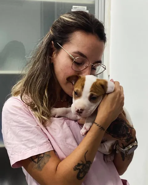 I'm veterinarian. Would you date me?