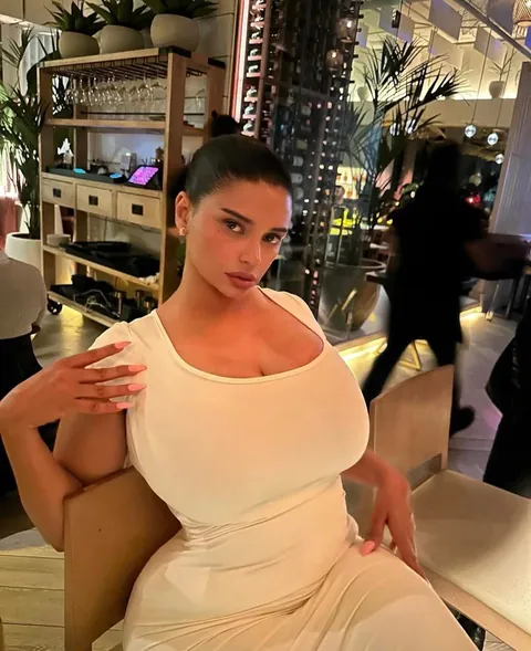 Face of a model, body of a goddess