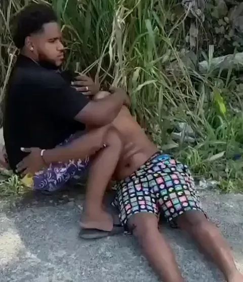 Man survives a fallen rock😬