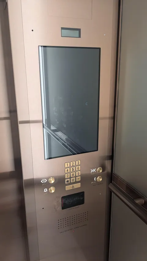Stuck in elevator because of Windows update