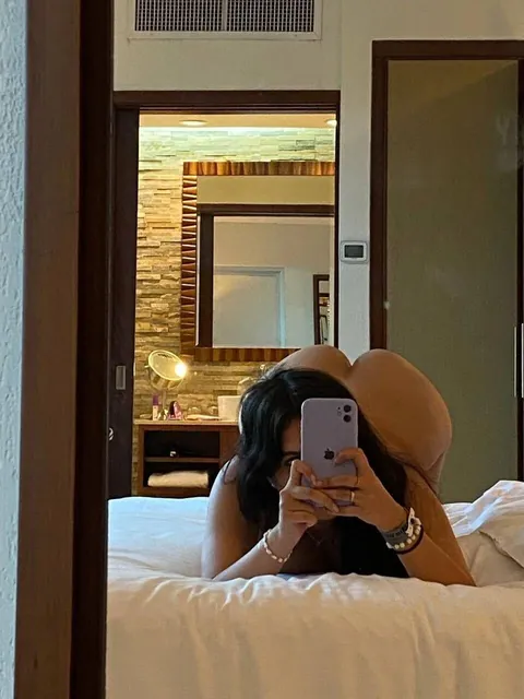 Here's the game: If you comment "I'm Game" anyone is allowed to respond and tell you which slides to edge to. 1 minute each. 1-10 are images, 11-20 are gifs. Are you strong enough to not bust?