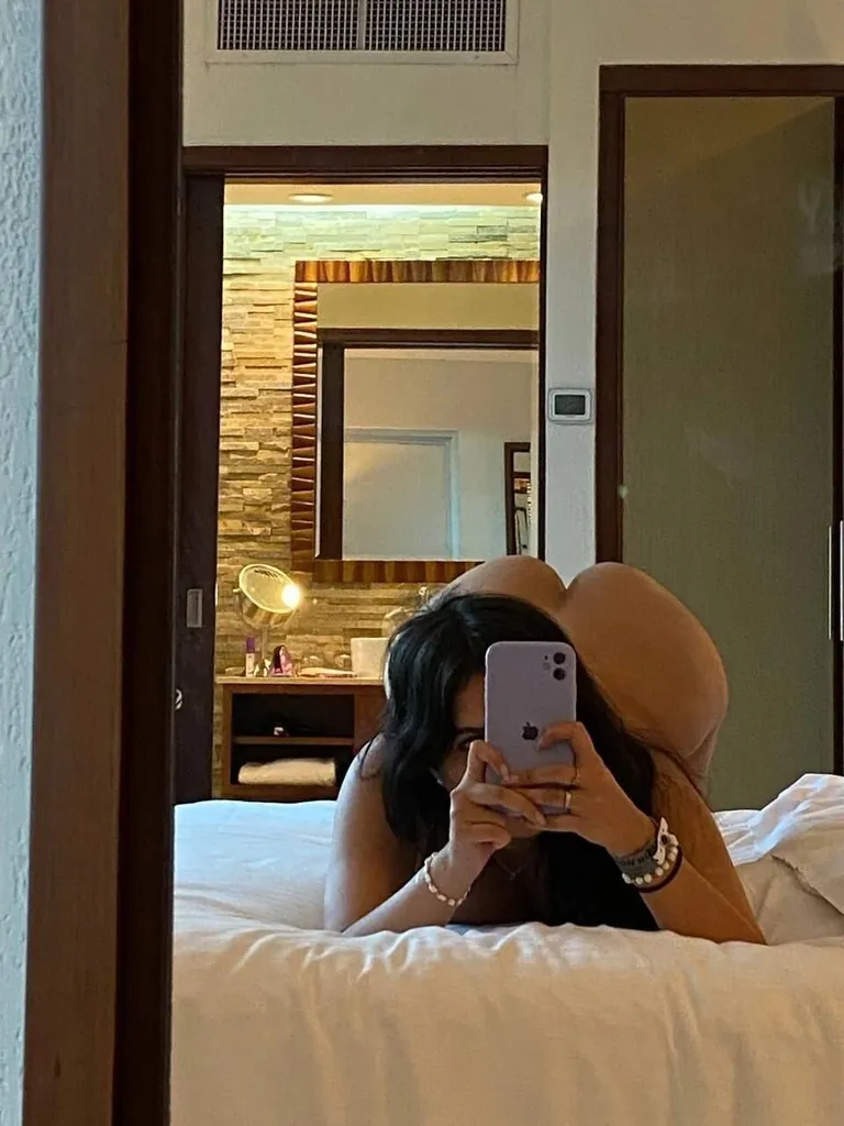 Here's the game: If you comment "I'm Game" anyone is allowed to respond and tell you which slides to edge to. 1 minute each. 1-10 are images, 11-20 are gifs. Are you strong enough to not bust?