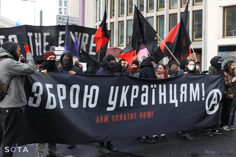 Photos from the Russian anti-war opposition march in Berlin today.