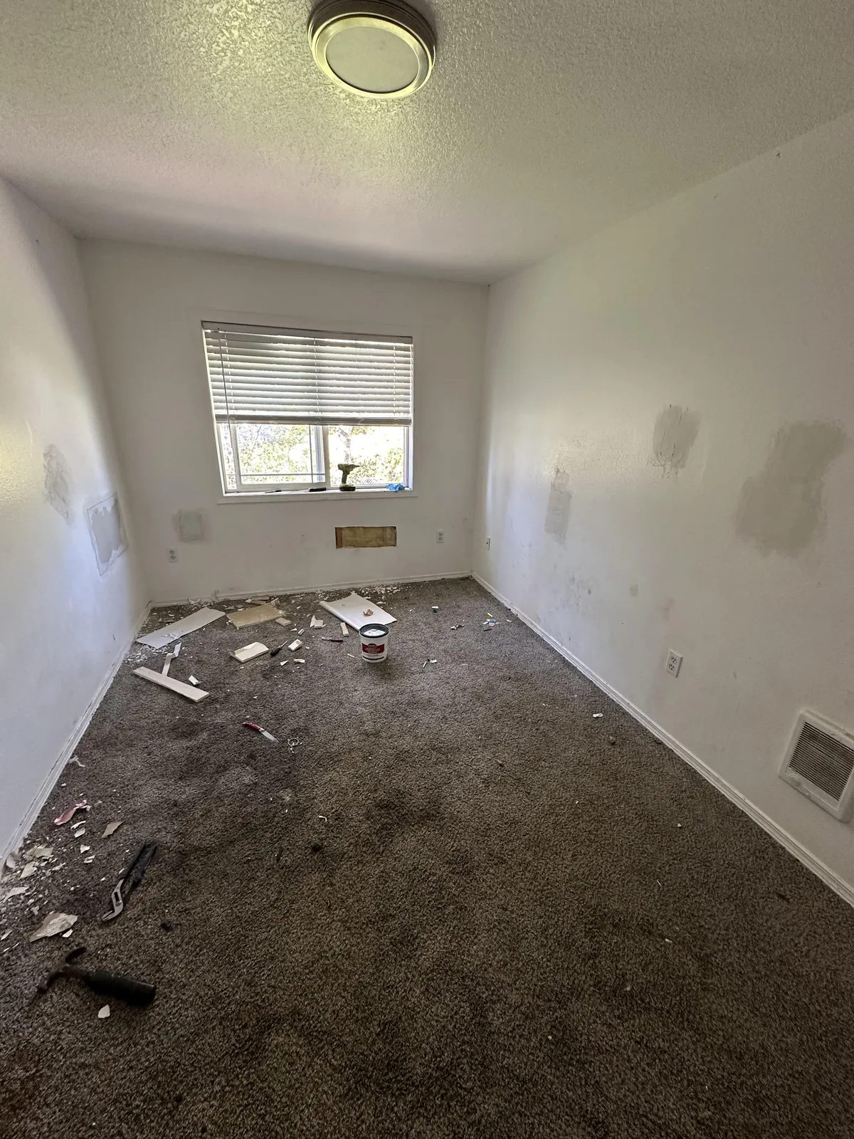 My ex gf thinks she’s getting back a deposit as long as I fix all the holes her son punched in his wall…