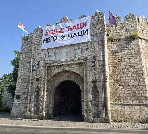 Those in power put a transparent above the entrance to the old Niš Fortress, Serbia, comparing those who oppose the government to... Nazis