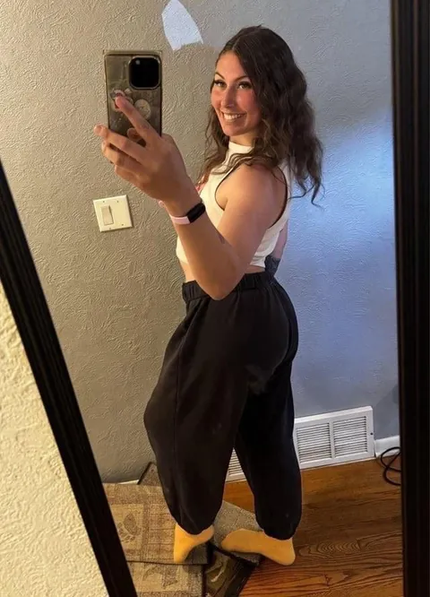 Any men out there still find an all natural woman attractive? 🫣➡️ f26