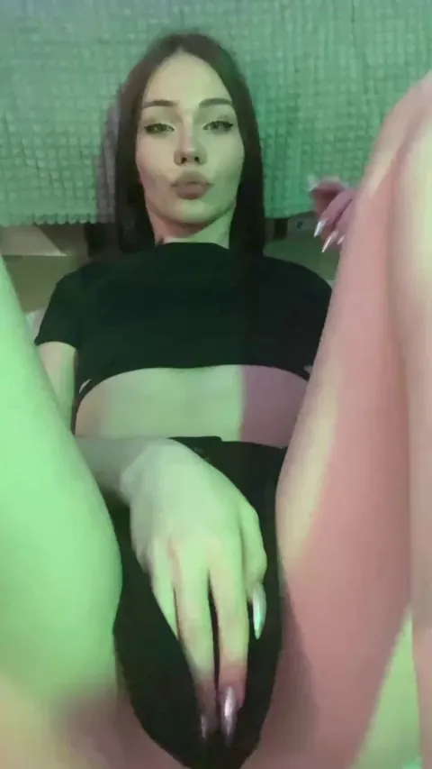 Who wants to make a sex tape with me?