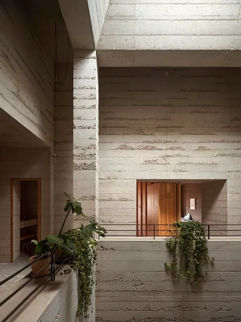 I love the CENTRAL SPACE of the 1736 House in Barcelona, by H Arquitectes. (2023)