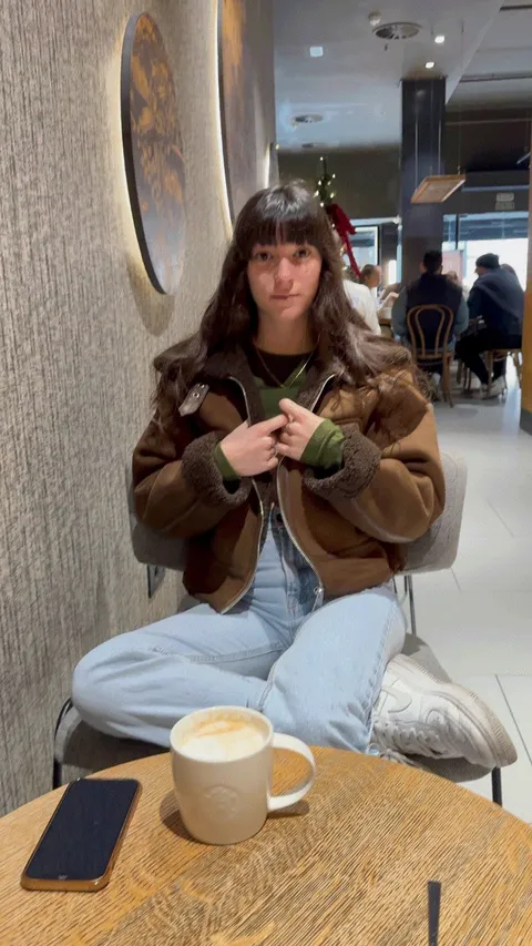 Checking my surroundings while keeping it sweet