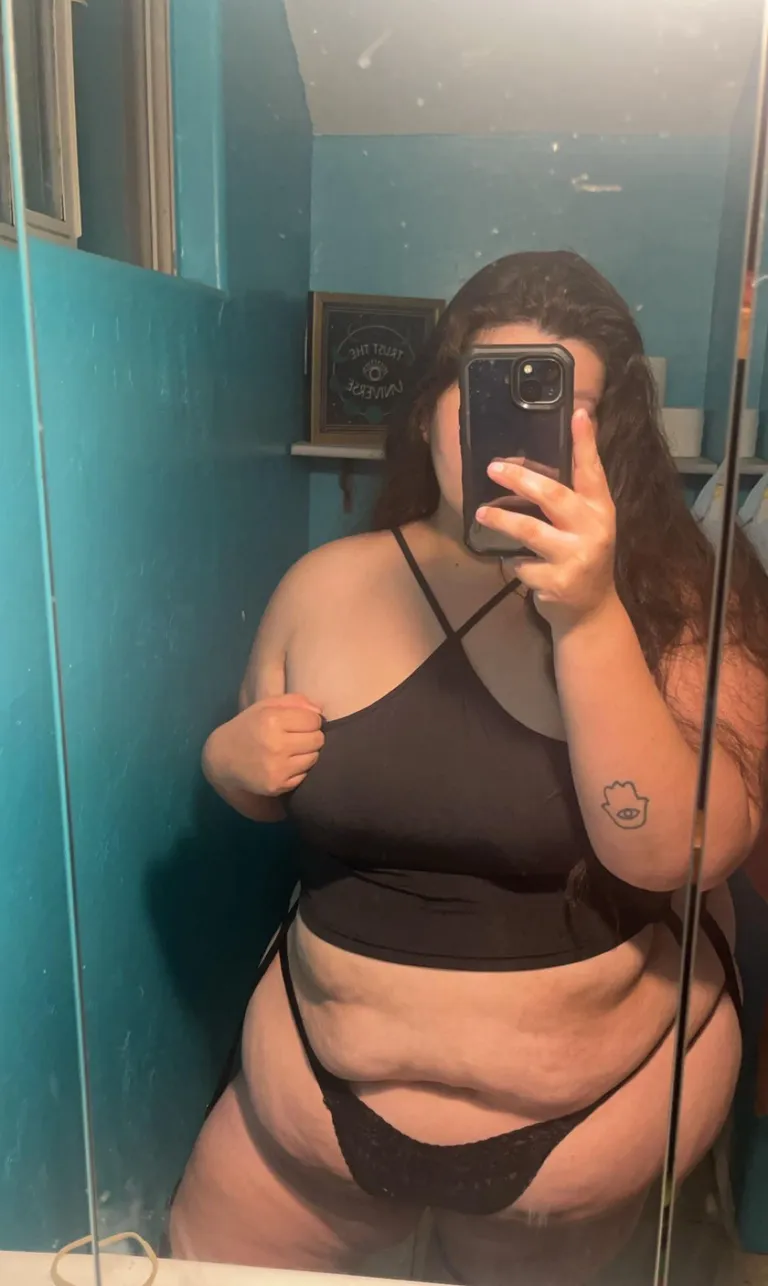 Fat girls are just😍