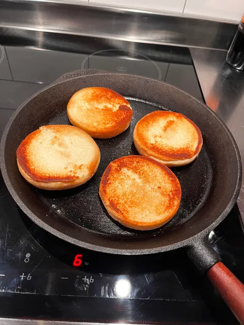 [homemade] Cheeseburger with some crushed Doritos