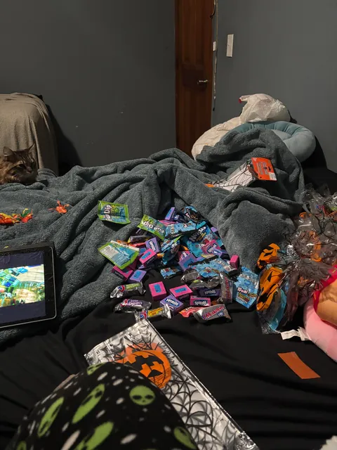 grown woman dumped the whole bowl into her bag and walked away. She had no kids with her.