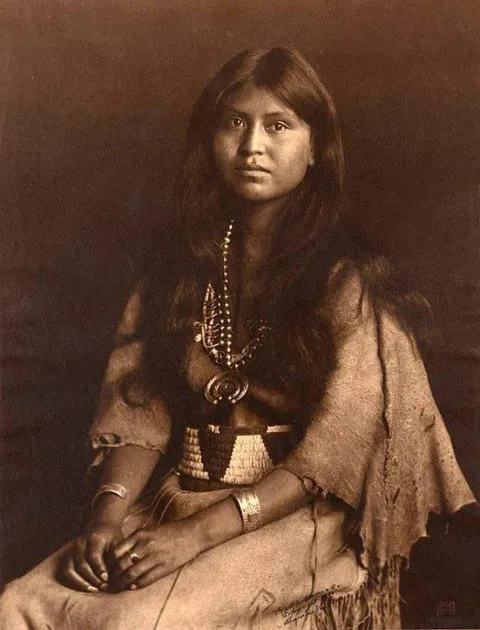 Lotta Atsye, the chief’s daughter of the Laguna Pueblo, 1904. 