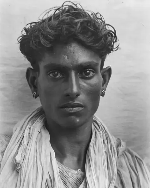 These 1926 portraits of Indians taken by German anthropologist Egon von Eickstedt during his travels which took him through India, Ceylon (modern-day Sri Lanka), and Burma