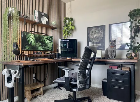 No cheezburgers were harmed in the making of this post