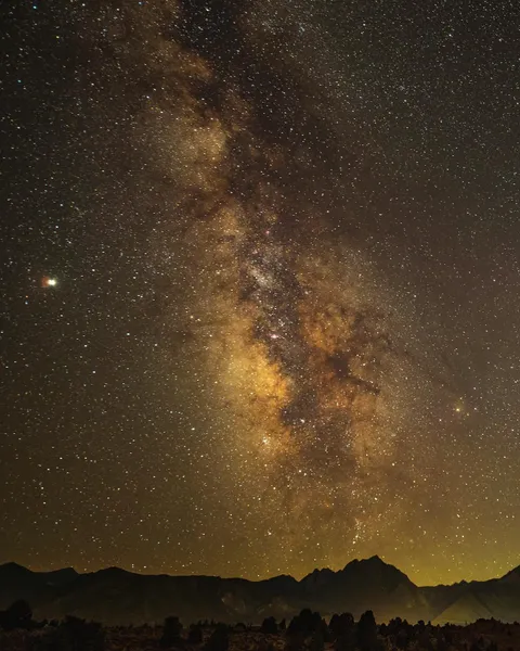 As I gazed up at the night sky, I couldn’t help but feel in awe of the twinkling stars above. The cool breeze gently caressed my skin, and I found myself lost in the beauty of the starry night. But then, something caught my eye, and it wasn’t just the dazzling constellations.