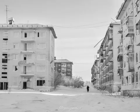 🔥Photographer Maria Passer captured the ice-covered abandoned buildings of Vorkuta, in Russia’s Komi Republic, where winter temperatures drop as low as -58°F. As residents leave the dying coal-mining city, snow and ice completely encrust former living rooms, offices, and bedrooms