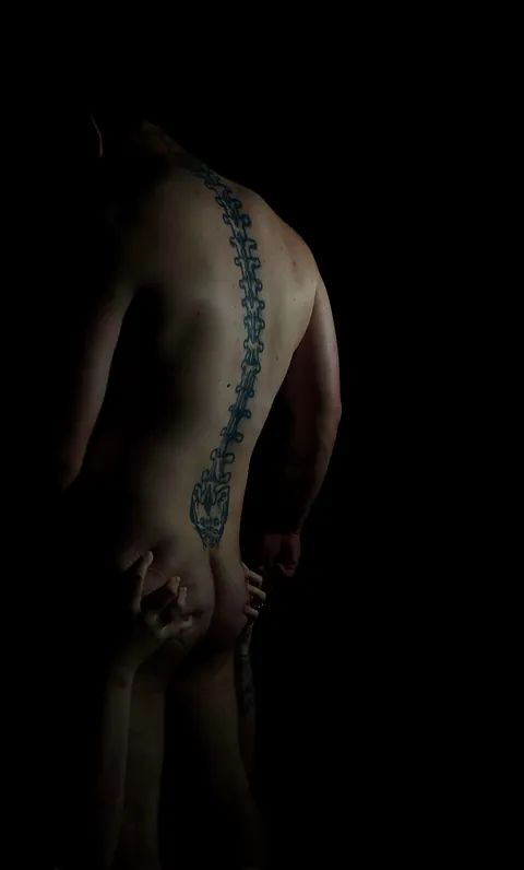 Intimate in shadow