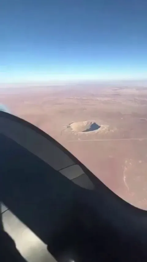 🔥The Meteor Crater in Arizona - it was created 50,000 years ago during the Pleistocene epoch by a nickel-iron meteorite about 160 ft (50 m) across.