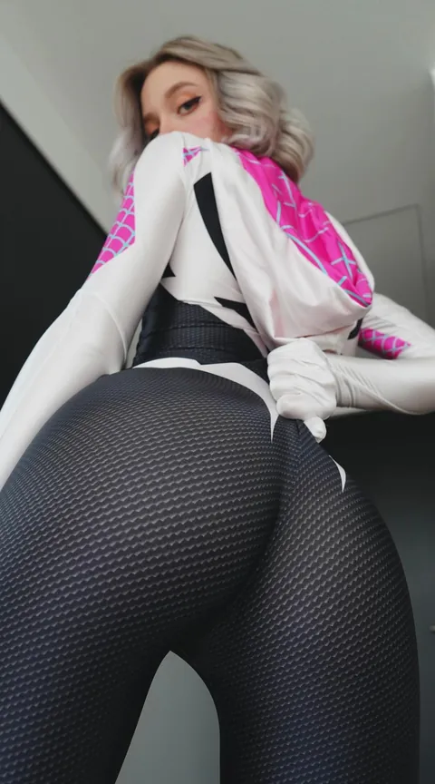 Which pic look hottest to you 1, 2 or 3? F24