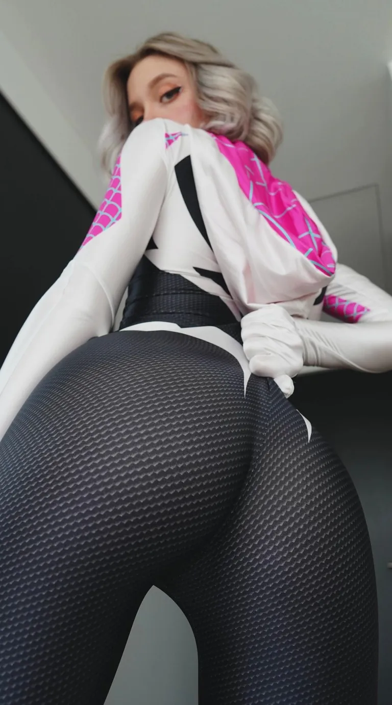 Which pic look hottest to you 1, 2 or 3? F24