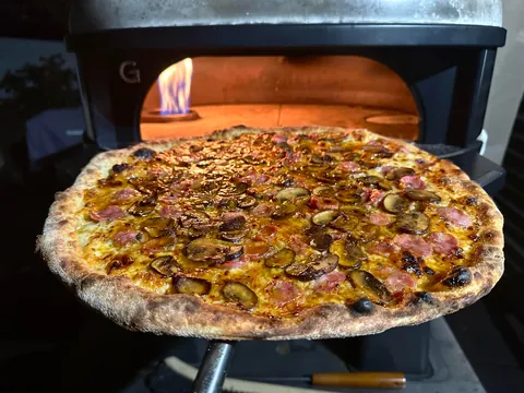 [Homemade] sausage and mushroom pizza