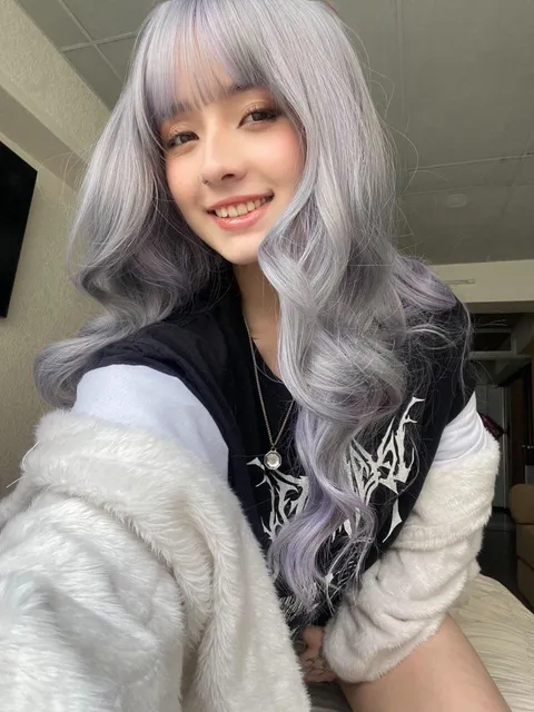 I like to be hugged 💕