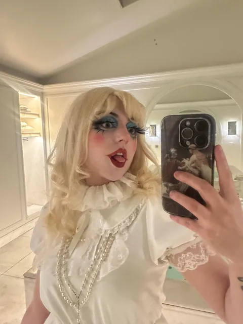 Back at it with the clown vibes